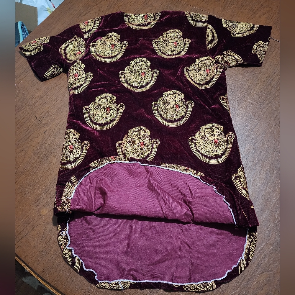 Elegant Burgundy and Gold Men's Shirt - Picture 10 of 10